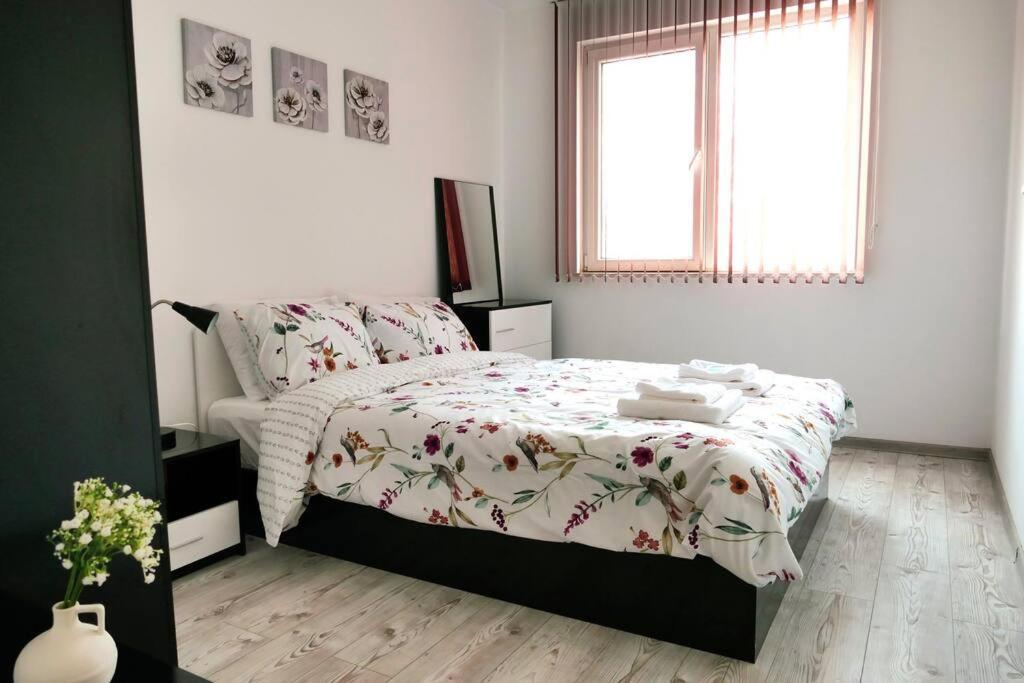 Modern & Bright 1Bd Apartment Near Main Square Plovdiv Buitenkant foto