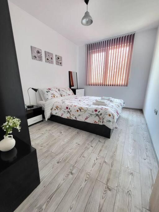 Modern & Bright 1Bd Apartment Near Main Square Plovdiv Buitenkant foto