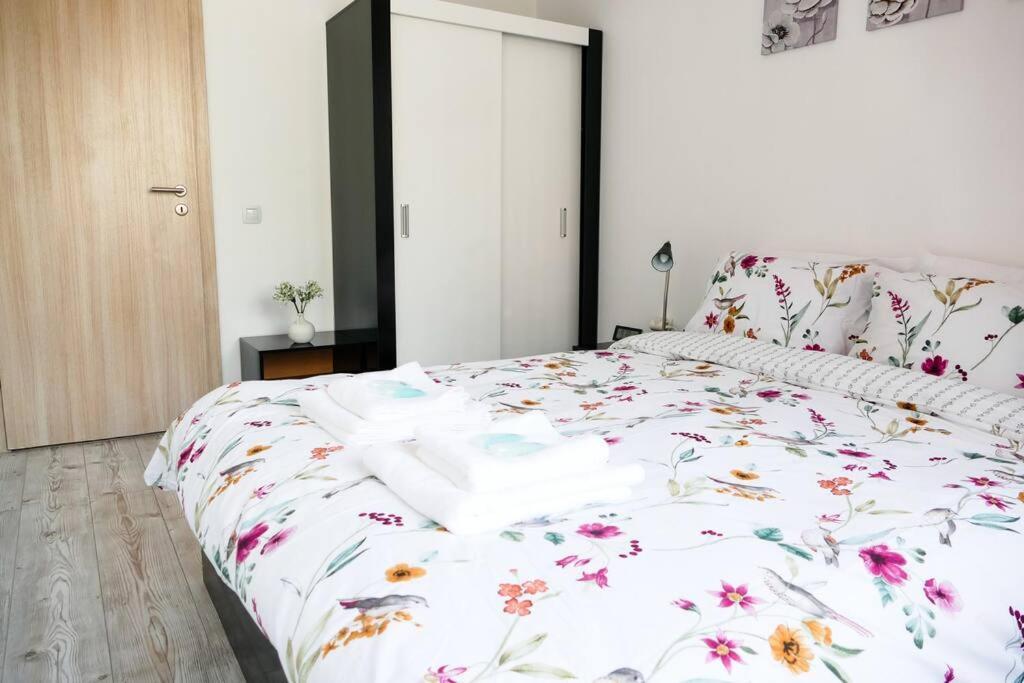 Modern & Bright 1Bd Apartment Near Main Square Plovdiv Buitenkant foto